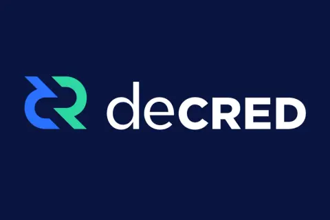 Das Logo von Decred, einer Kryptowährung, mit dem stilisierten "DR"-Symbol in Blau und Grün neben dem weißen Schriftzug "decred".