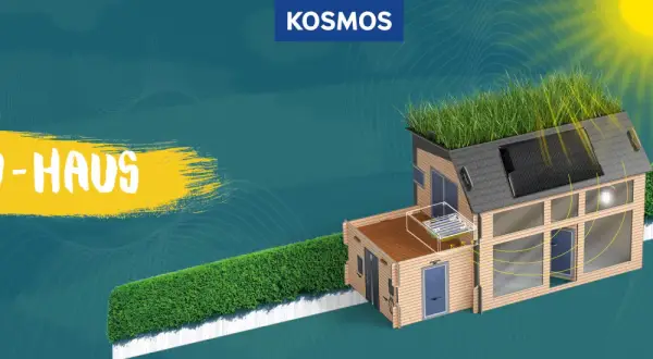 Ein modernes Eco-Haus mit Solarpaneelen und Gründach, das die Energieeffizienz des cosmos blockchain-Netzwerks symbolisiert.
